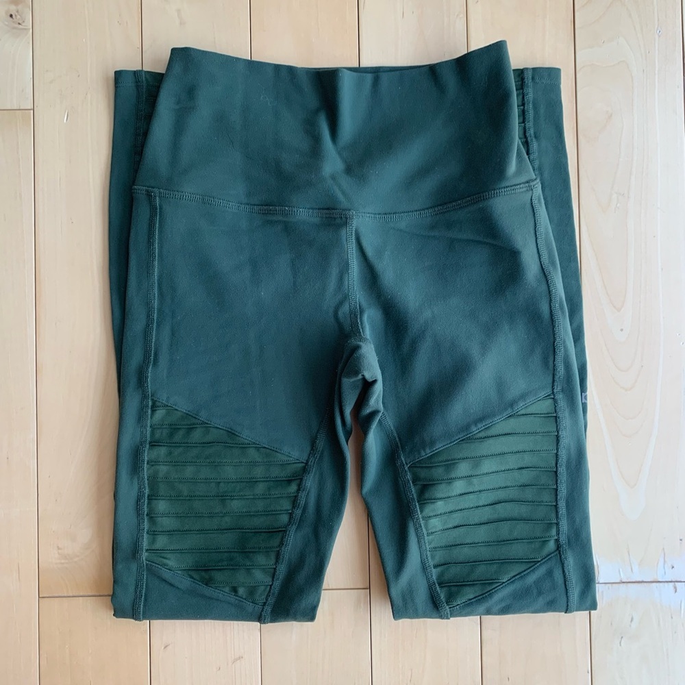 Alo yoga pants High Waist Moto Forrest Green Size S